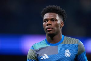 皇马今夏不卖楚阿梅尼 曼联中场引援目标再遇阻