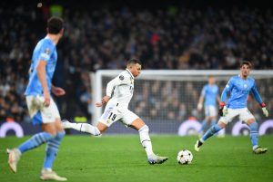 姆巴佩欧冠13球逼近C罗17球纪录，16强对阵曼城成关键战