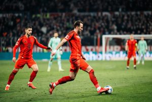 凯恩30球奥利塞19助攻领跑，五大联赛与欧冠单赛季纪录追赶形势更新